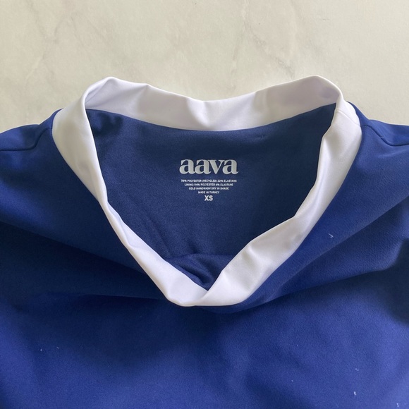 Crop Top Bikini - Picture 9 of 10